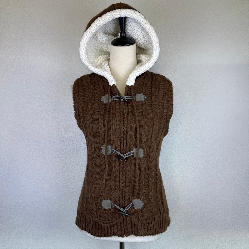Keren‎ Hart Brown Cable Knit Sherpa Lined Hooded Toggle Sweater Vest Sz Small